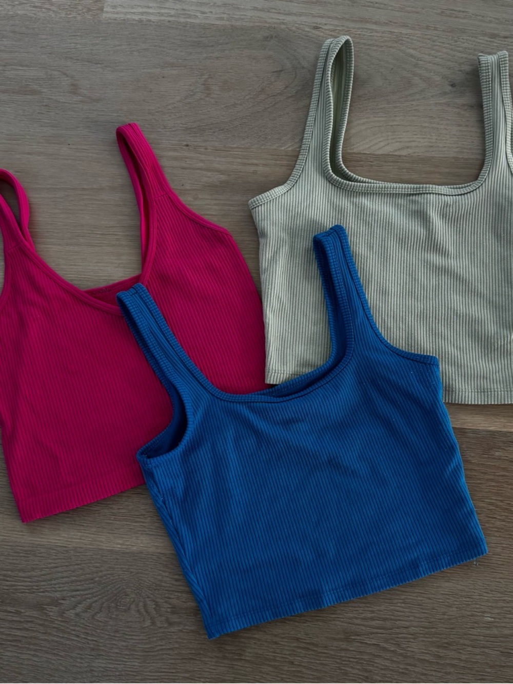 Hollister Tank bundle size xs small